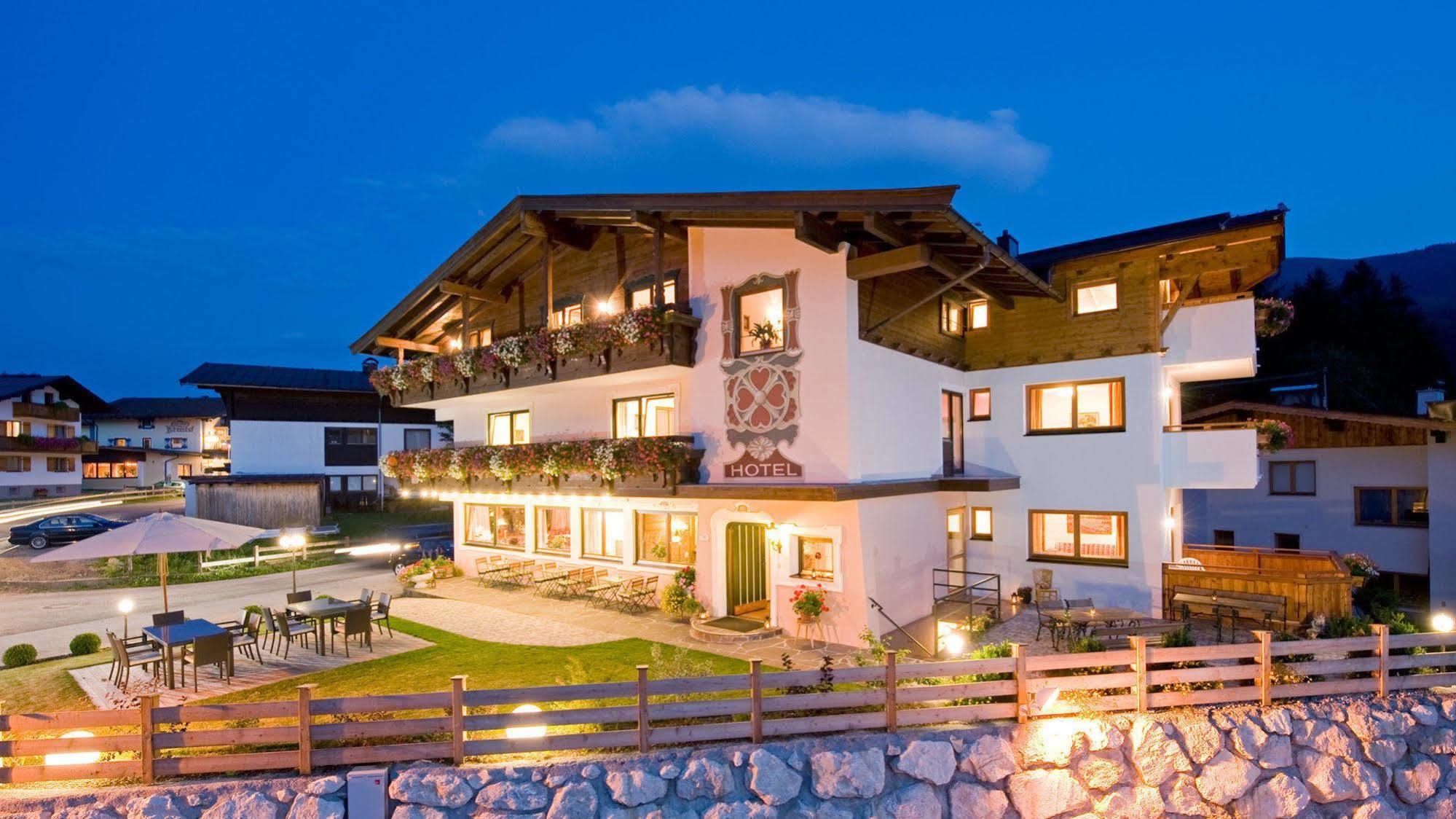Landhotel Foehrenhof Ellmau Eksteriør billede
